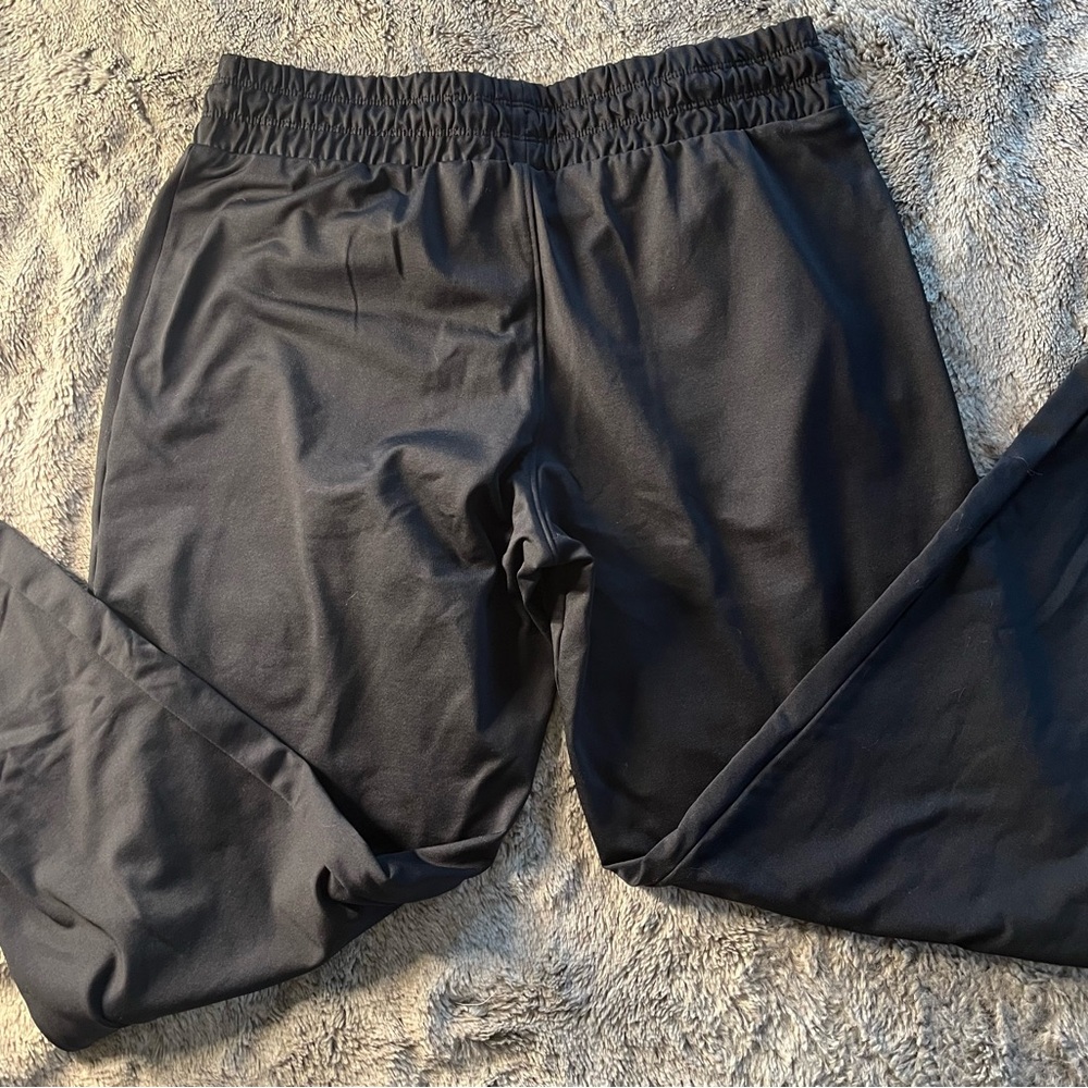 Under Armour Coldgear loose fit jogger black size medium